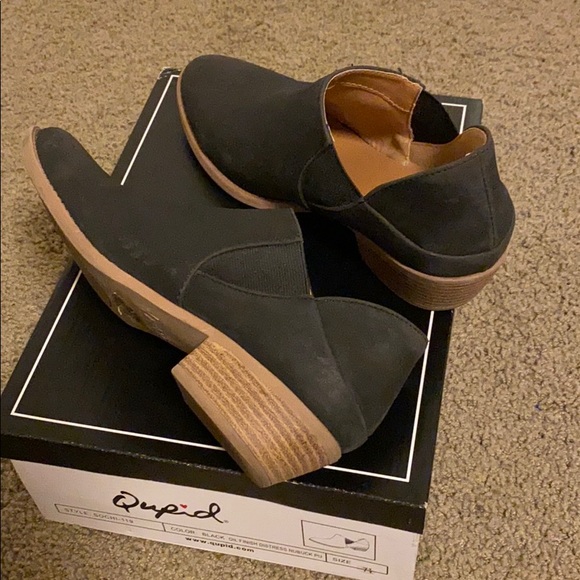 Qupid Black Ankle Booties - Picture 6 of 8